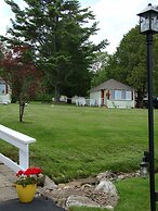 Bay Leaf Cottages & Bistro