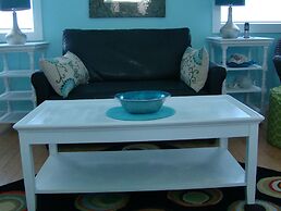 Bay Leaf Cottages & Bistro