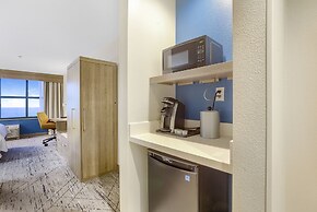 Holiday Inn Express Gulfport Beach by IHG