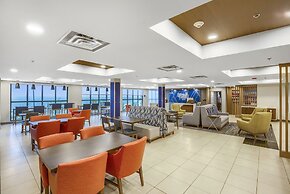 Holiday Inn Express Gulfport Beach by IHG