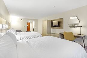 Holiday Inn Express Gulfport Beach by IHG