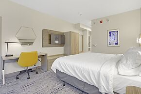 Holiday Inn Express Gulfport Beach by IHG