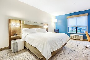 Holiday Inn Express Gulfport Beach by IHG