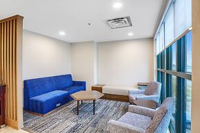 Holiday Inn Express Gulfport Beach by IHG