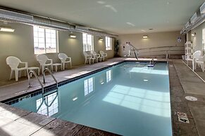 Cobblestone Hotel & Suites - Wayne