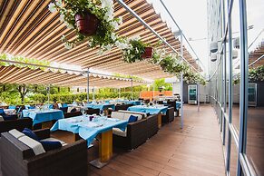 Ramada Encore by Wyndham Kyiv