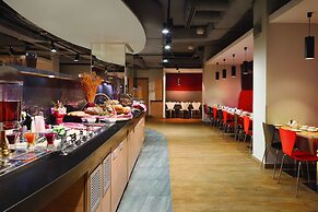 Ramada Encore by Wyndham Kyiv