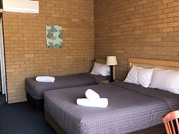 The Town House Motor Inn