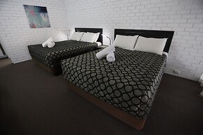 The Town House Motor Inn