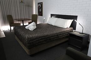 The Town House Motor Inn