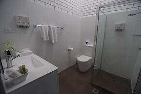 The Town House Motor Inn