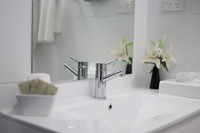 The Town House Motor Inn