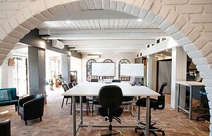 The Town House Motor Inn