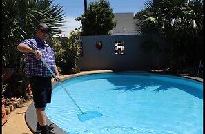 The Town House Motor Inn