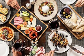 The Monterey Hotel, Sure Hotel Collection by Best Western