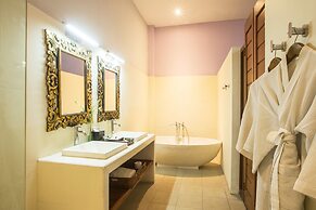 Cattleya Suite by Marbella