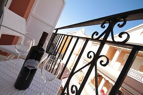 Moon Dreams Mediterraneo