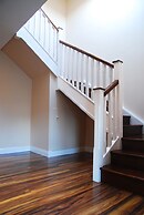 Hillview House
