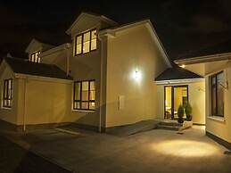 Hillview House