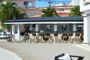 Lifestyle Royal Suites