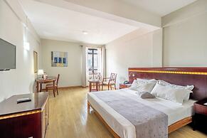 Gold Crest Hotel