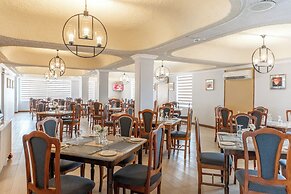 Gold Crest Hotel