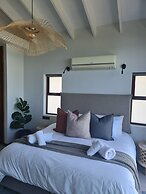 Shaloha Guesthouse on Supertubes