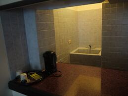 Hanamitsu Hotel & Spa