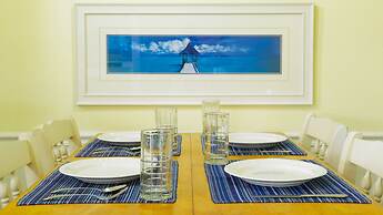 Runaway Beach Resort by Magical Memories