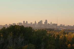 Courtyard Kansas City at Briarcliff