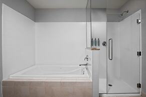 Courtyard Kansas City at Briarcliff