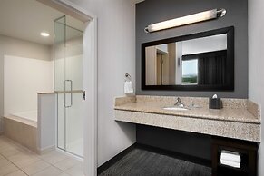 Courtyard Kansas City at Briarcliff