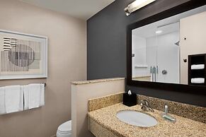 Courtyard Kansas City at Briarcliff