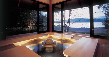 Akan Tsuruga Bessou HINANOZA