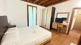Kairos Garda Hotel