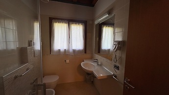 Kairos Garda Hotel