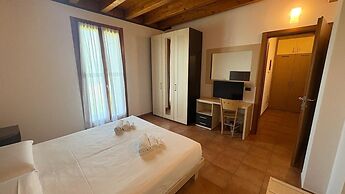 Kairos Garda Hotel