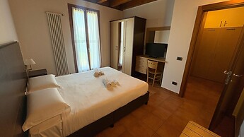 Kairos Garda Hotel