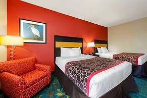La Quinta Inn & Suites by Wyndham Leesville Ft. Polk