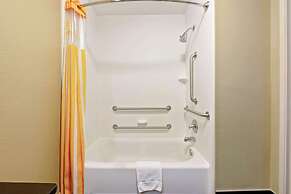 La Quinta Inn & Suites by Wyndham Leesville Ft. Polk