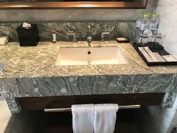 Sheraton Qingdao Jiaozhou Hotel