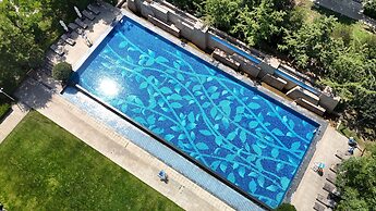 Sheraton Qingdao Jiaozhou Hotel