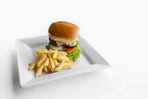 Real Colonia Hotel & Suites