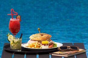 Real Colonia Hotel & Suites