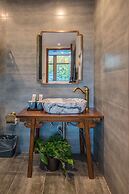 Guipu Courtyard Hotel