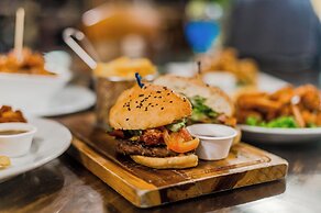 Paradise Beach Hotel & Resort