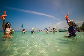 Paradise Beach Hotel & Resort