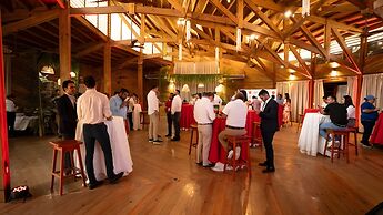 Paradise Beach Hotel & Resort