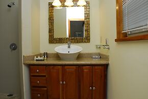 Paradise Beach Hotel & Resort