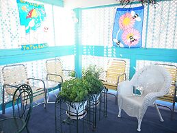 Suitcase Motel & Travel